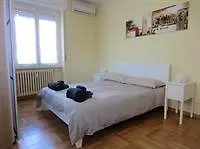 Temporary House - Porta Garibaldi * Milão